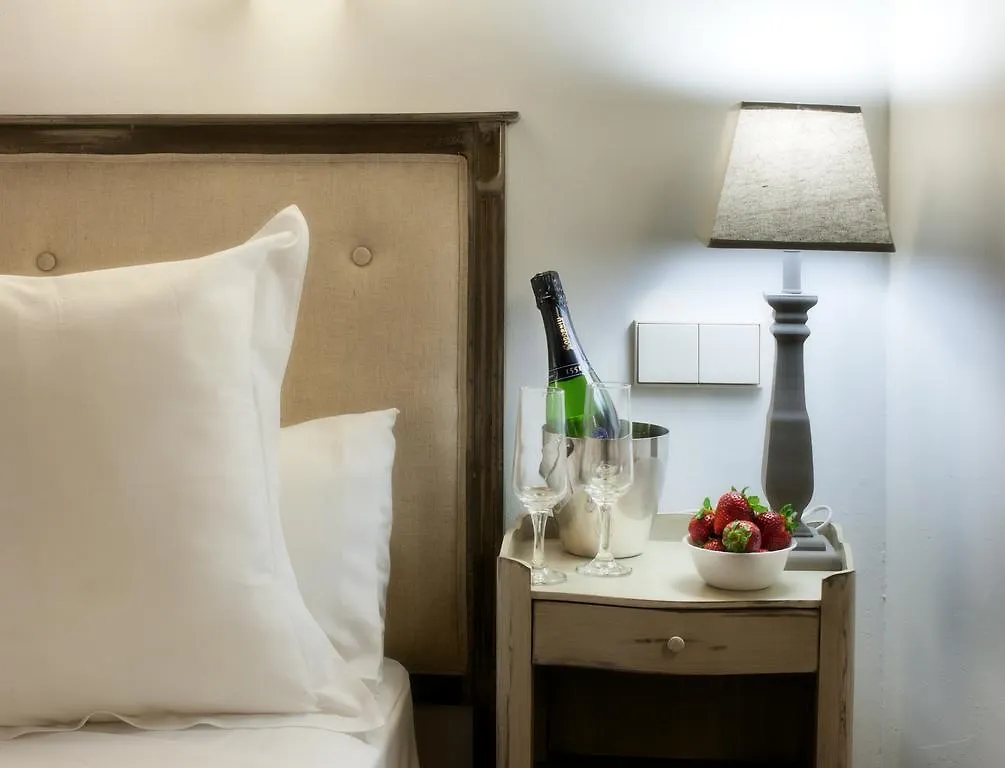 Apartamentos Abad Toledo Spain